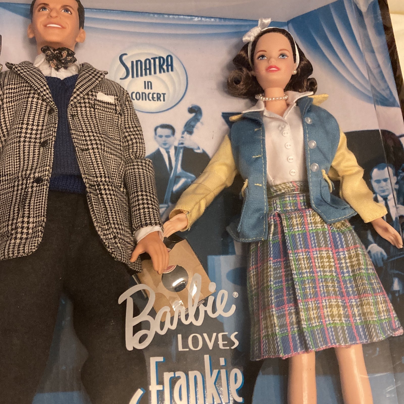 Barbie loves Frankie