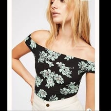 Free People So Much, Off the Shoulder Bodysuit in Black Size XS