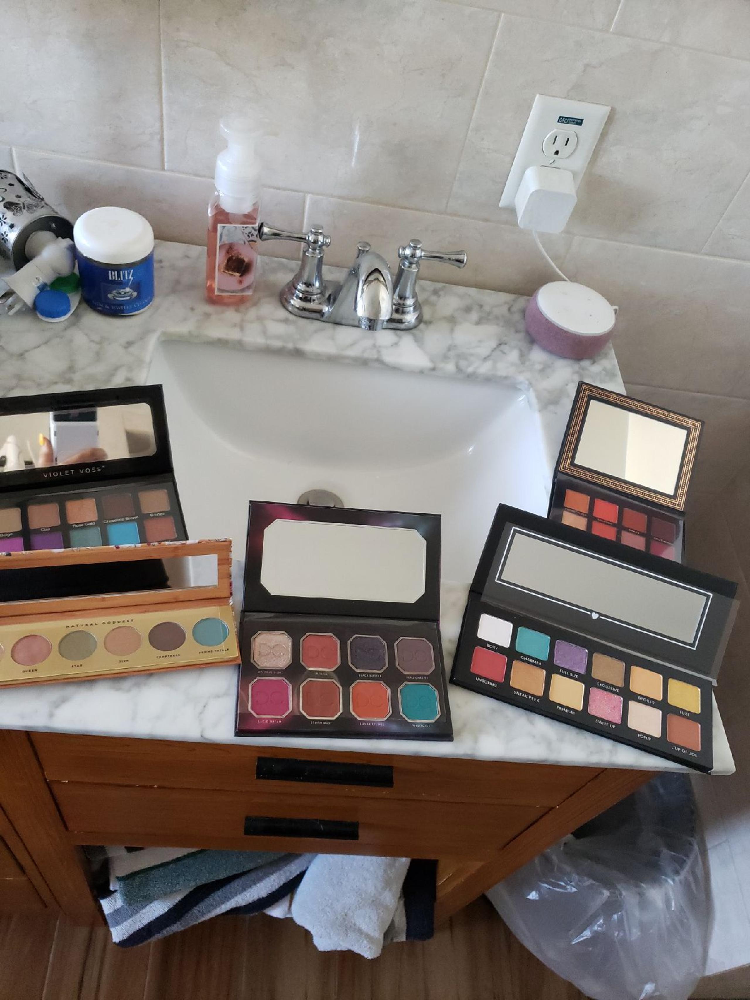Eyeshadow bundle