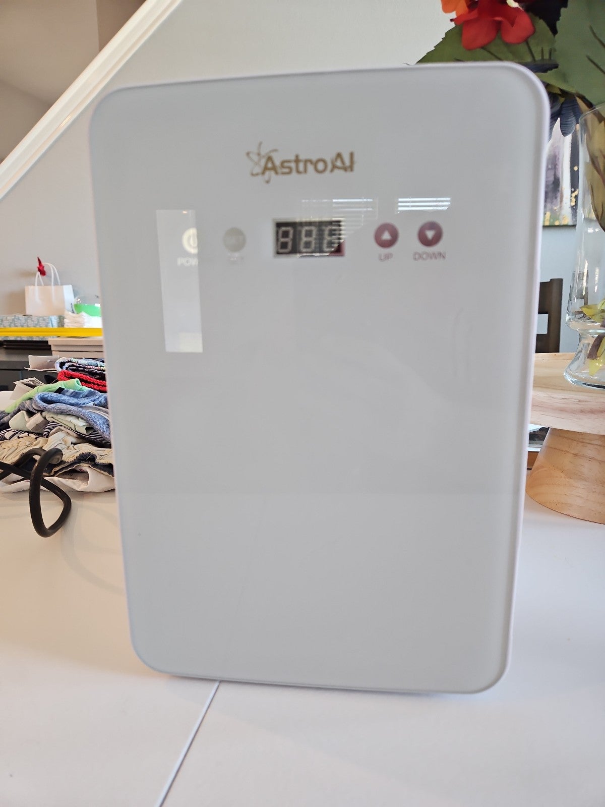 Travel 0.35 cf freestanding minifridge w/temperature control