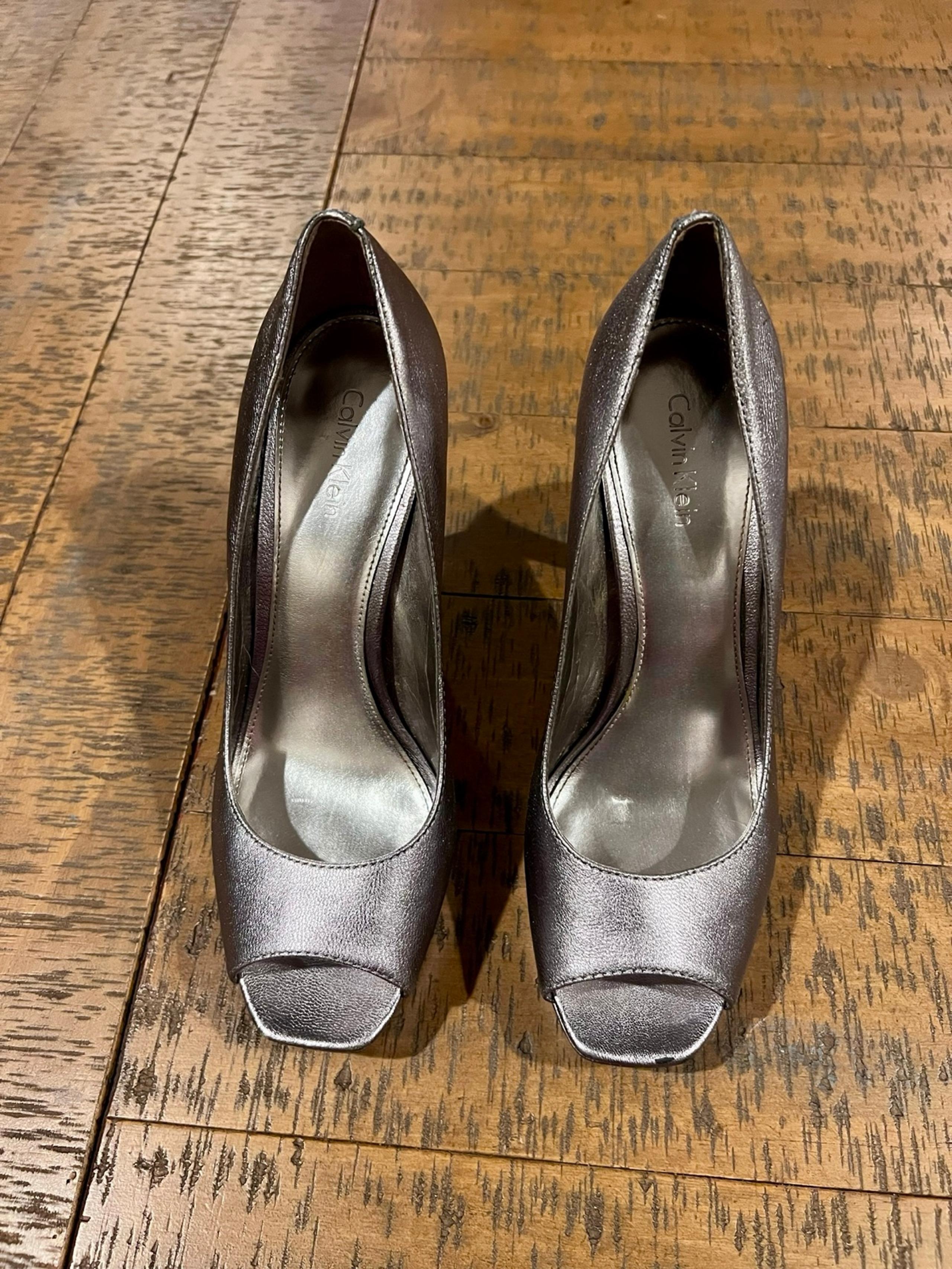Calvin Klein Silver Metallic Peep-Toe Heels – Women’s Size 8