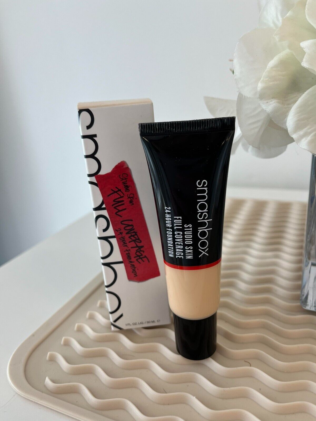 Smashbox ~ Studio Skin 24-Hour Hydra Foundation ~ 1.05 (Fair) ~ NIB