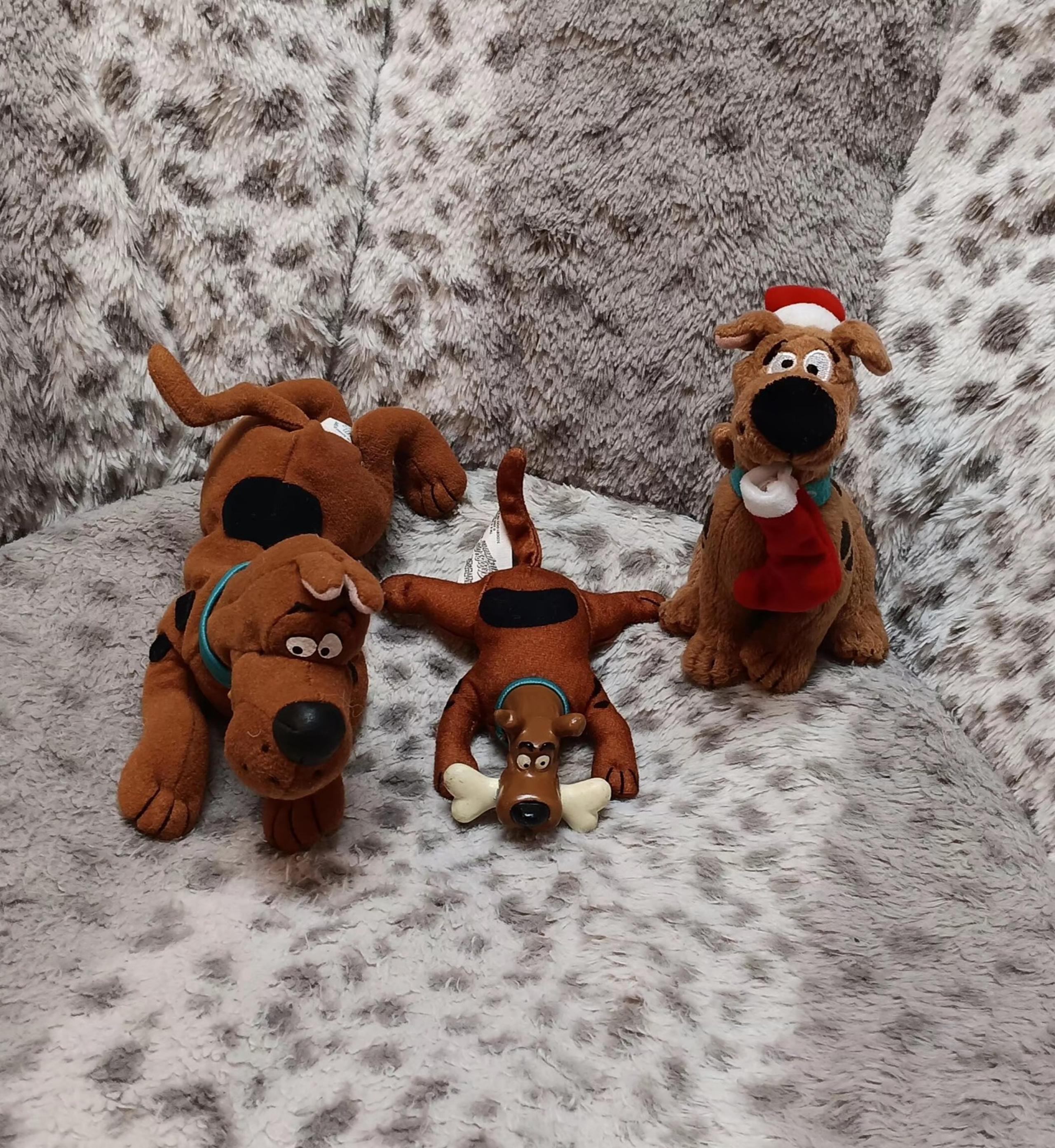 Vintage Scooby-Doo Plush Toy Bundle