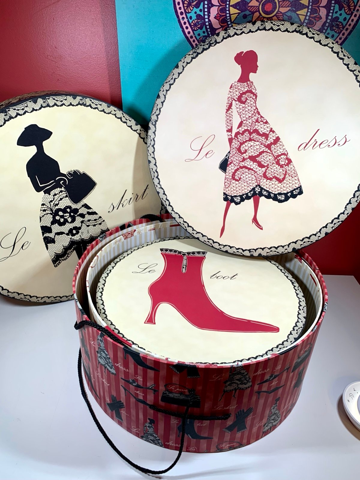 Vintage Set of 3 Round Tri-Coastal Design Nesting Hat Boxes with Fashion Design