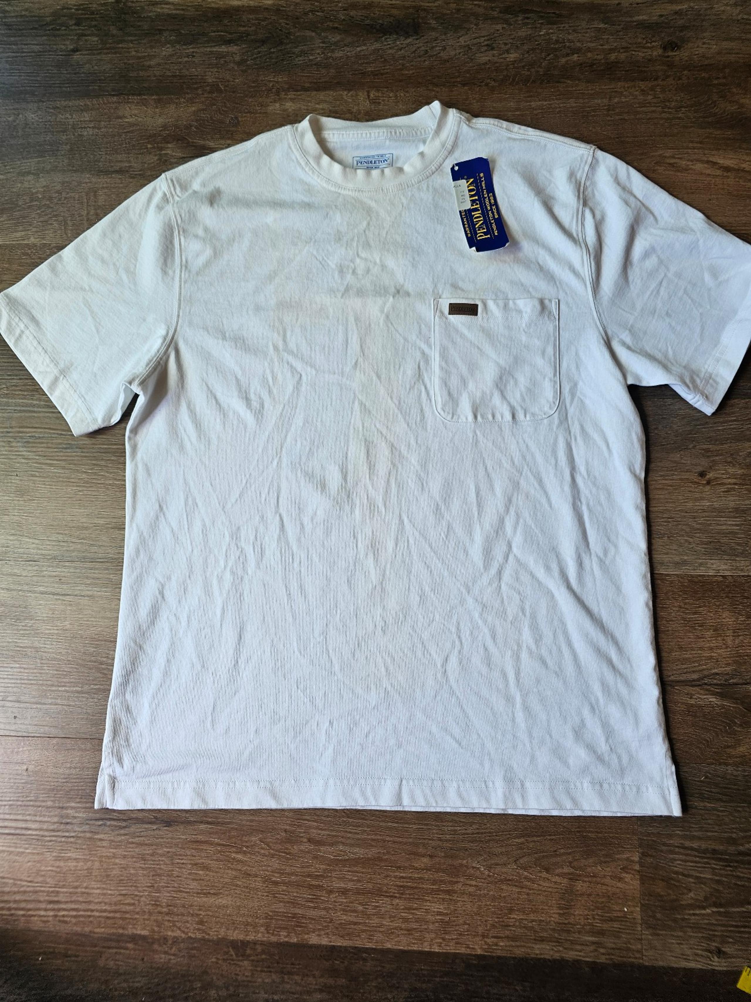 NWT Pendleton Short Sleeve Pocket T-Shirt Mens M Leather Label FLAW