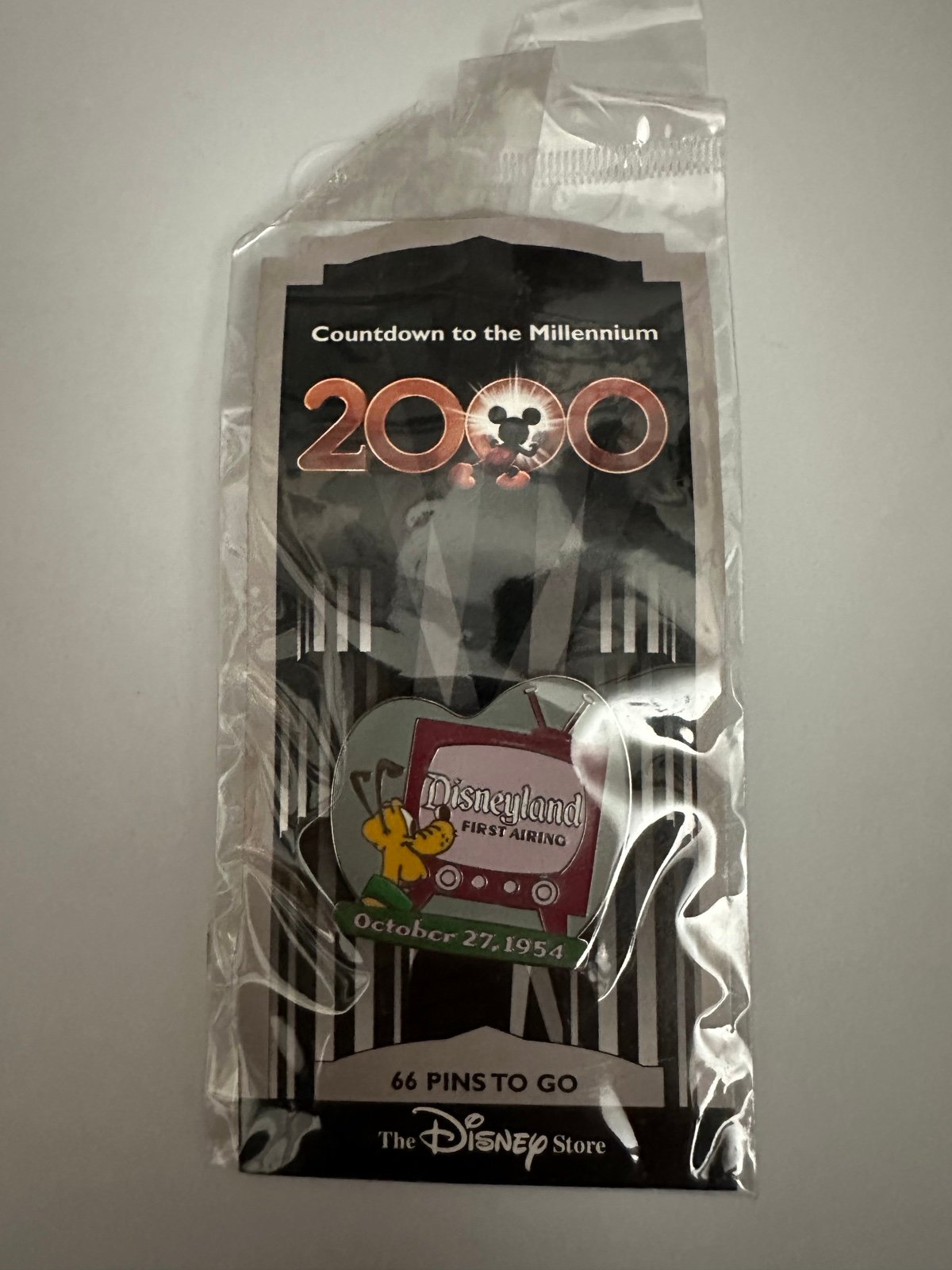 FREE SHIPPING Disney Vintage Countdown to the Millennium pin NIP