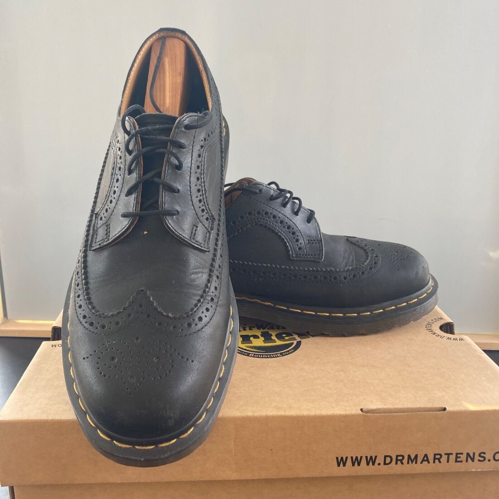 Men's Dr. Marten's Saxon Wing Tips Size 10 Black Free Shipping