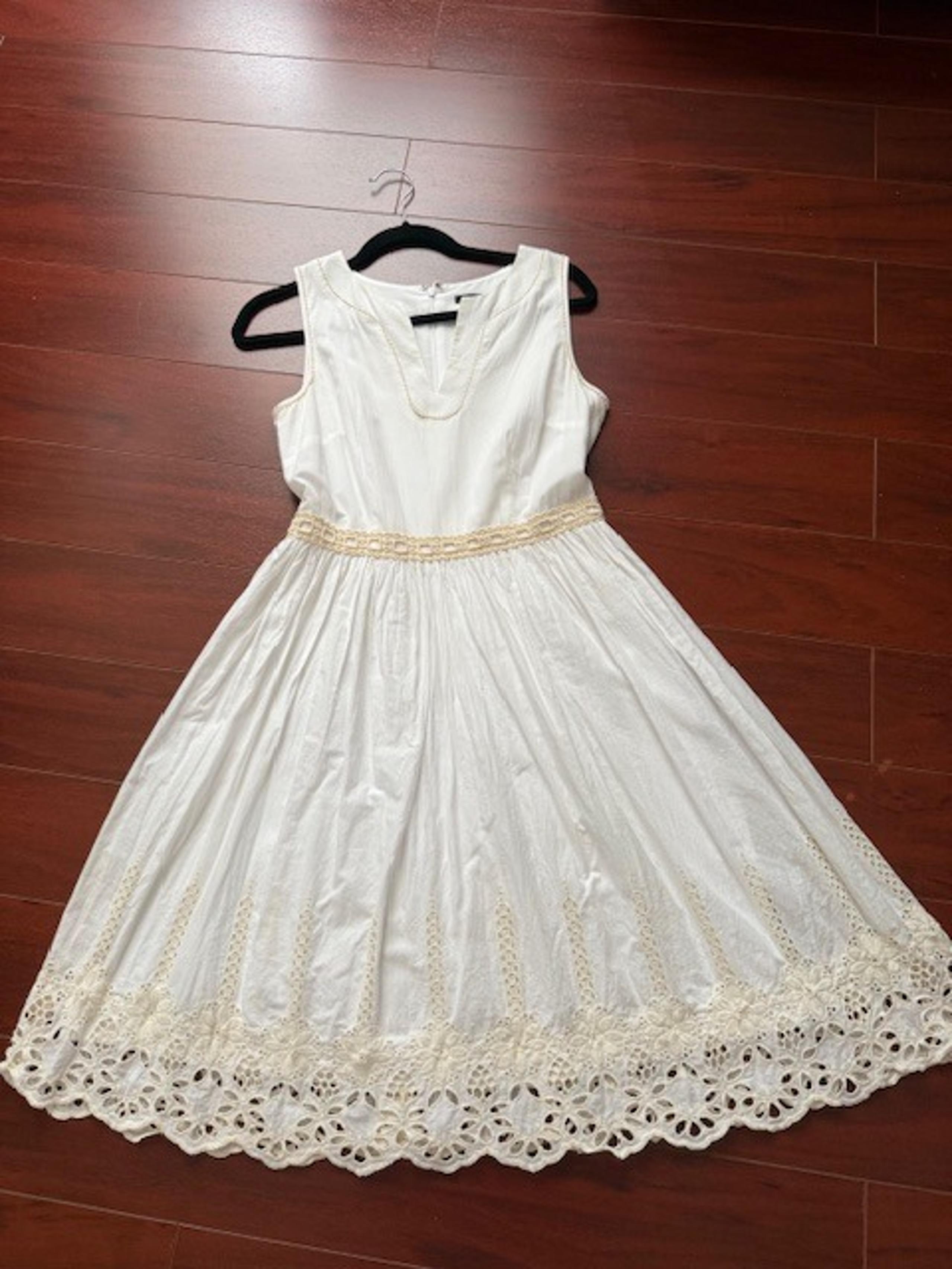 Ann Taylor White Fit & Flare Dress – Size 4 – 100% Cotton