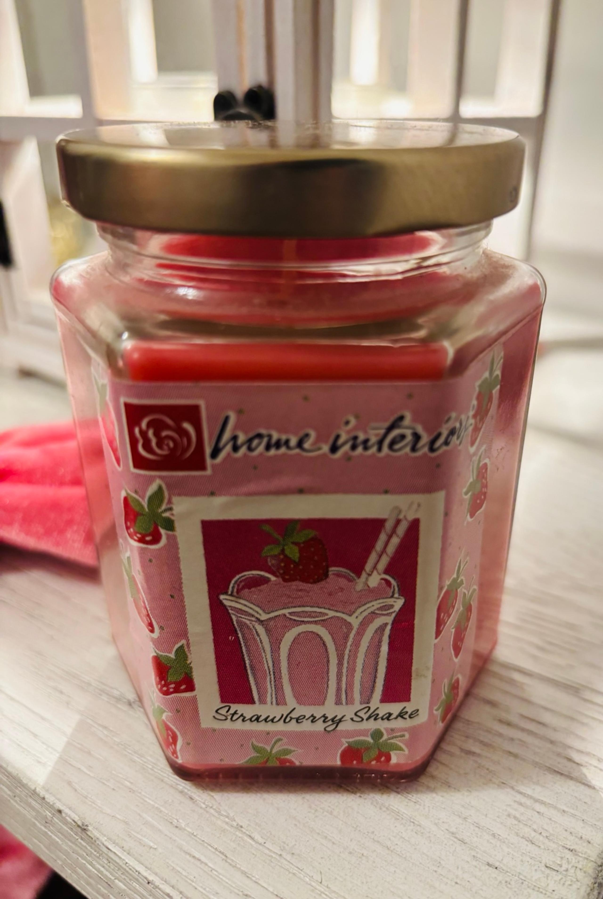 Home Interiors Candle Strawberry Shake