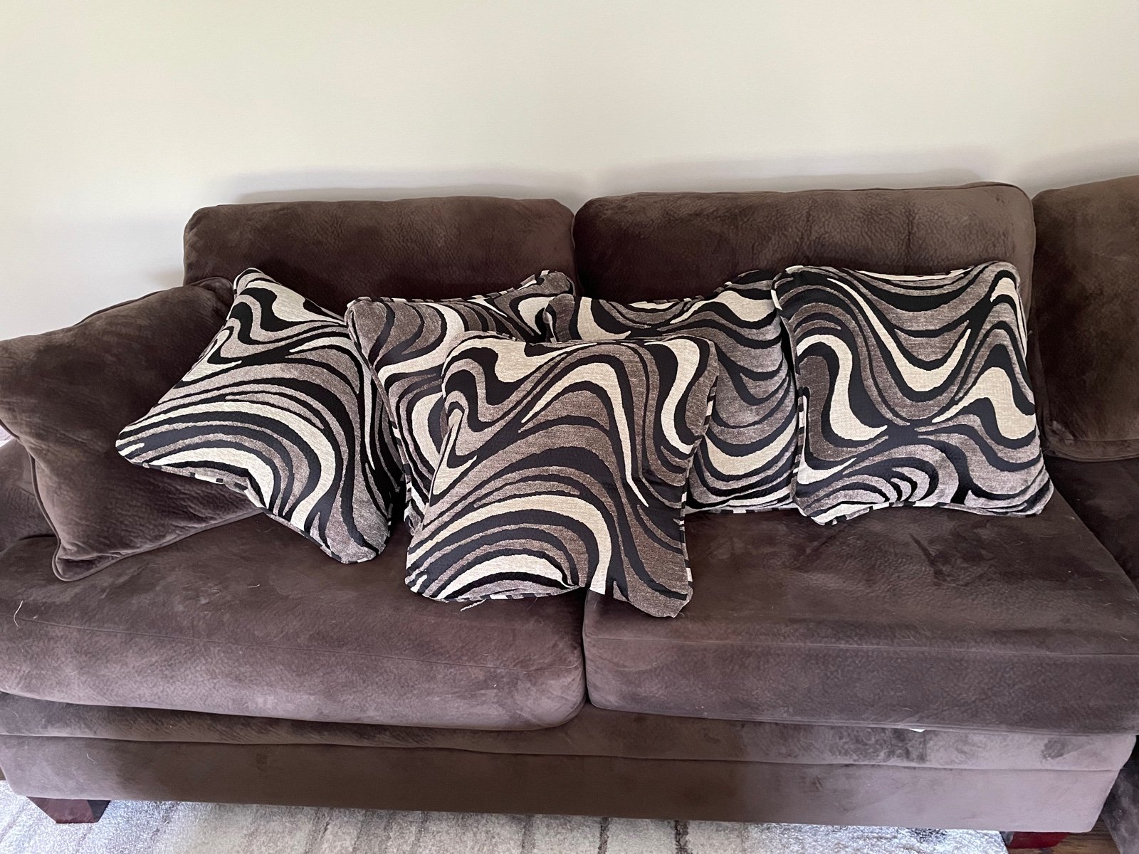 throw pillow