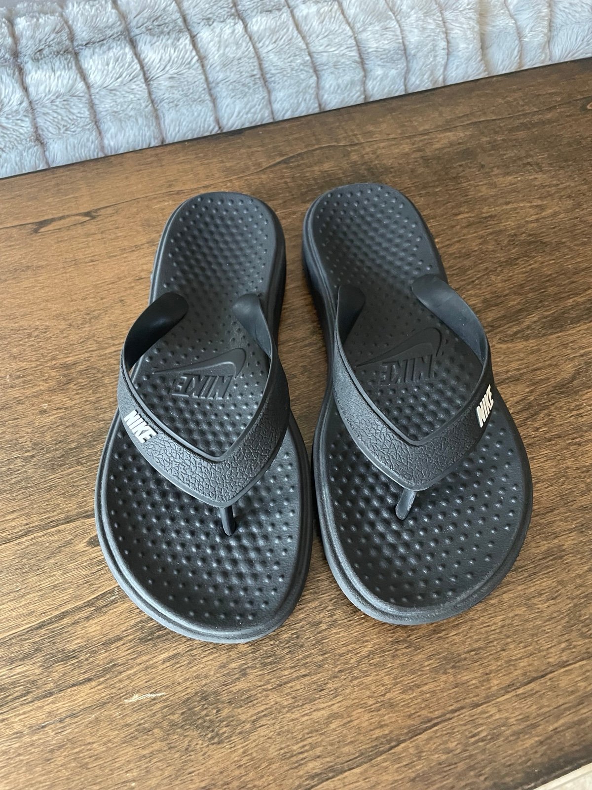 Buy black Flip Flop & Slippers for Men by NIKE Online | Ajio.com