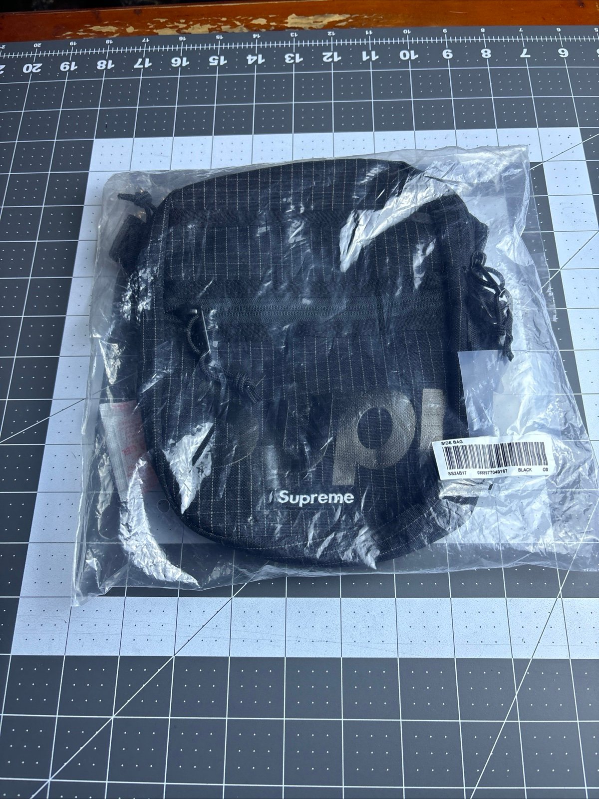 SUPREME SHOULDER BAG BLACK OS (SS24) BRAND NEW (100% AUTHENTIC)