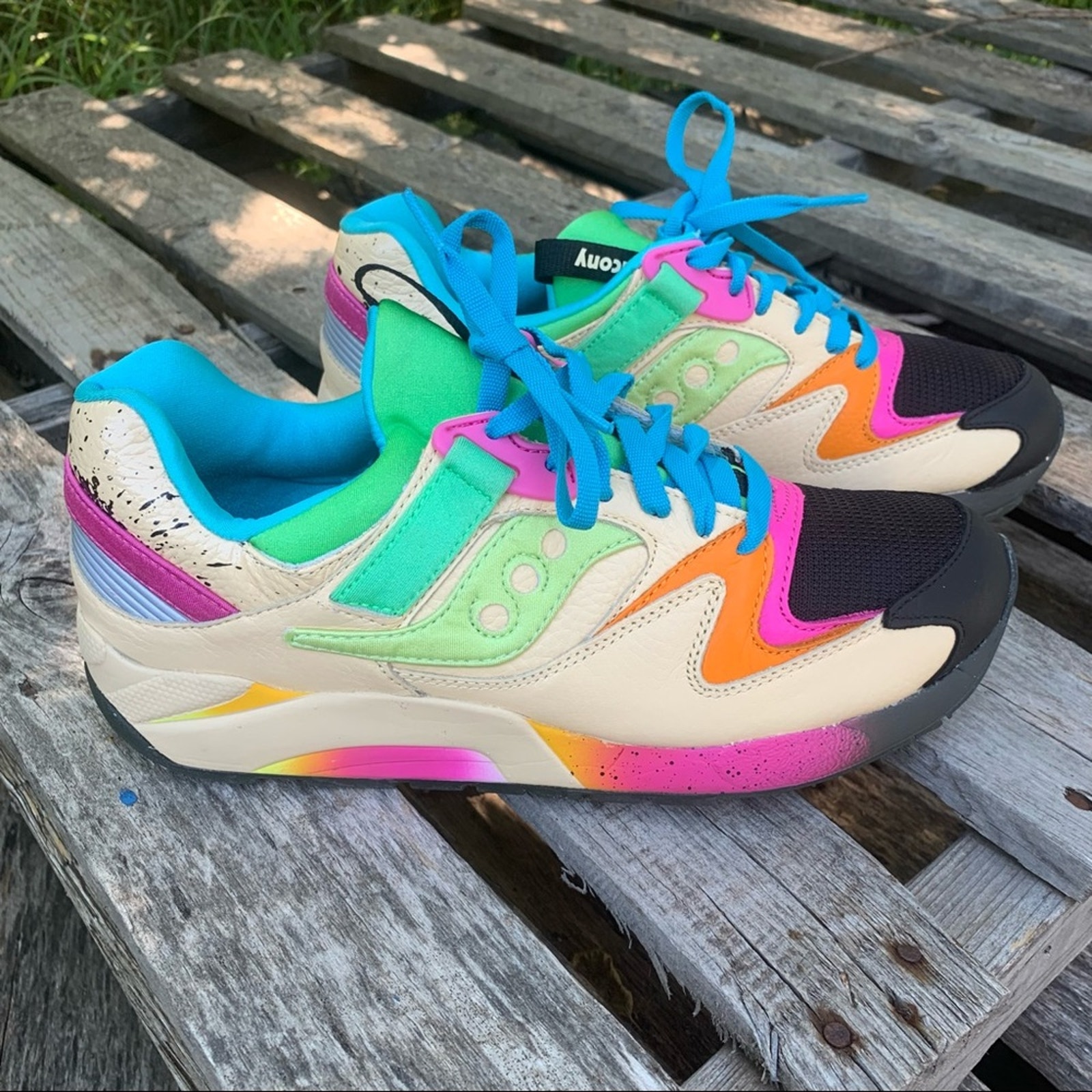 Shoe Gallery Saucony Grid 9000 Surf | SneakerFiles