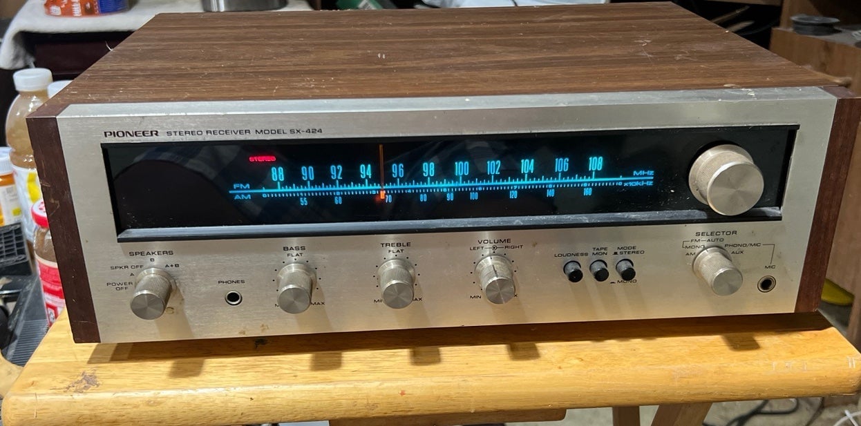 Vintage Pioneer SX-424 AM/FM Stereo Amplifier w/ Phono Input + jacks for speaker