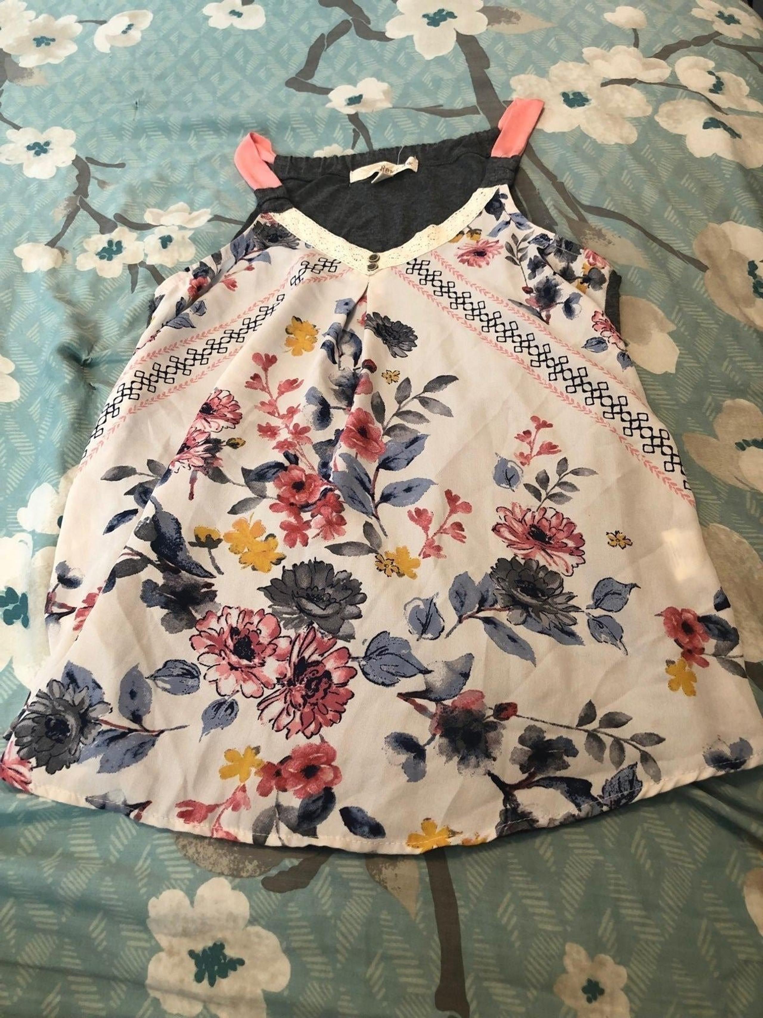 Rewind xs floral tank gray back