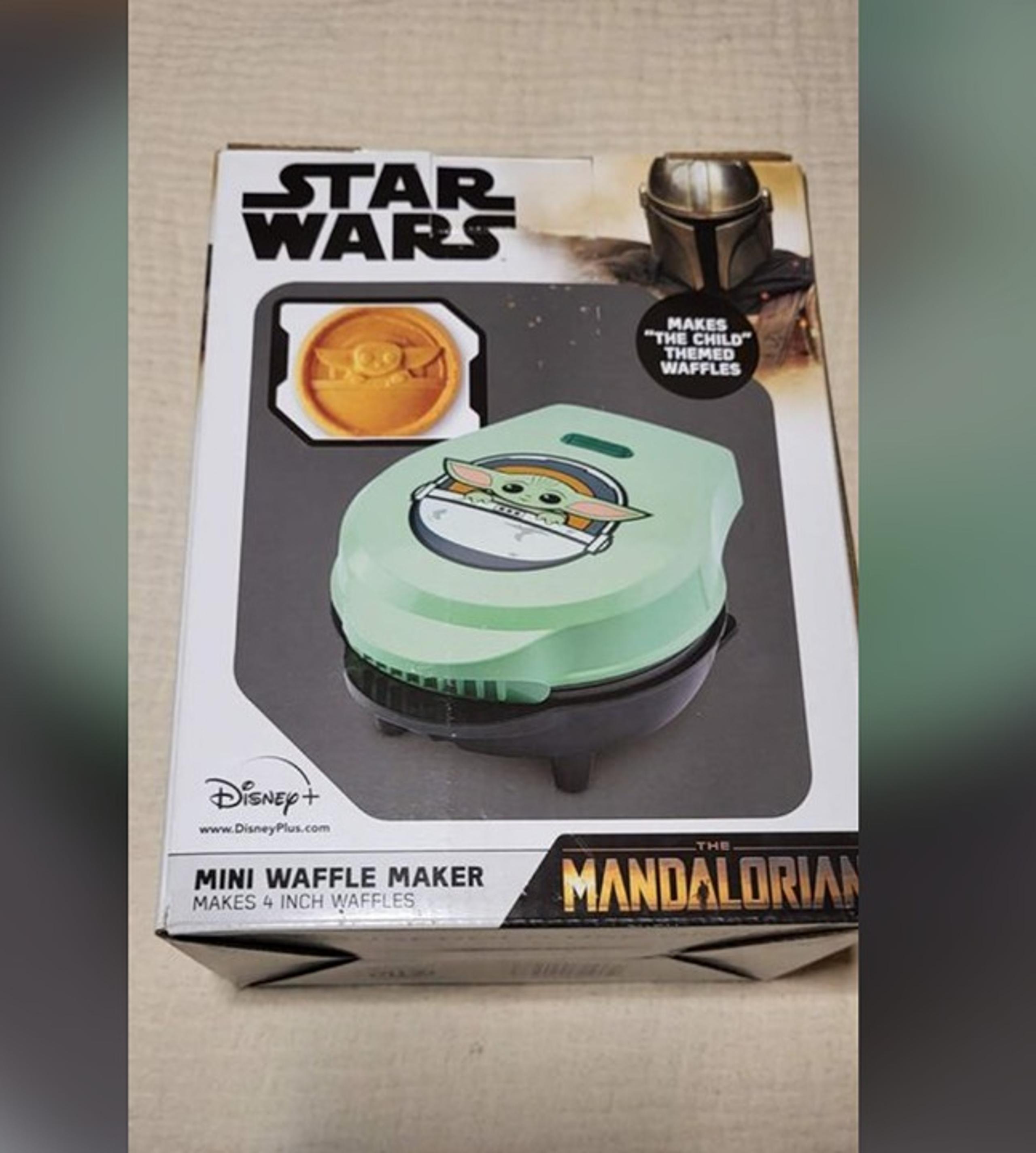 Star Wars The Child Grogu Baby Yoda mini waffle maker