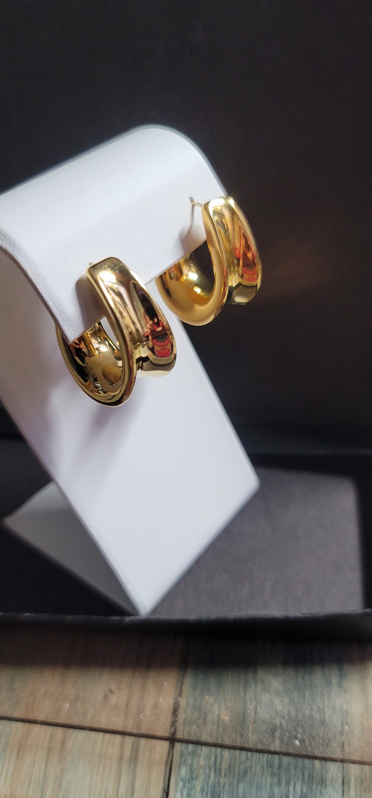 E144 14k Concave 1 Hoop Earrings
