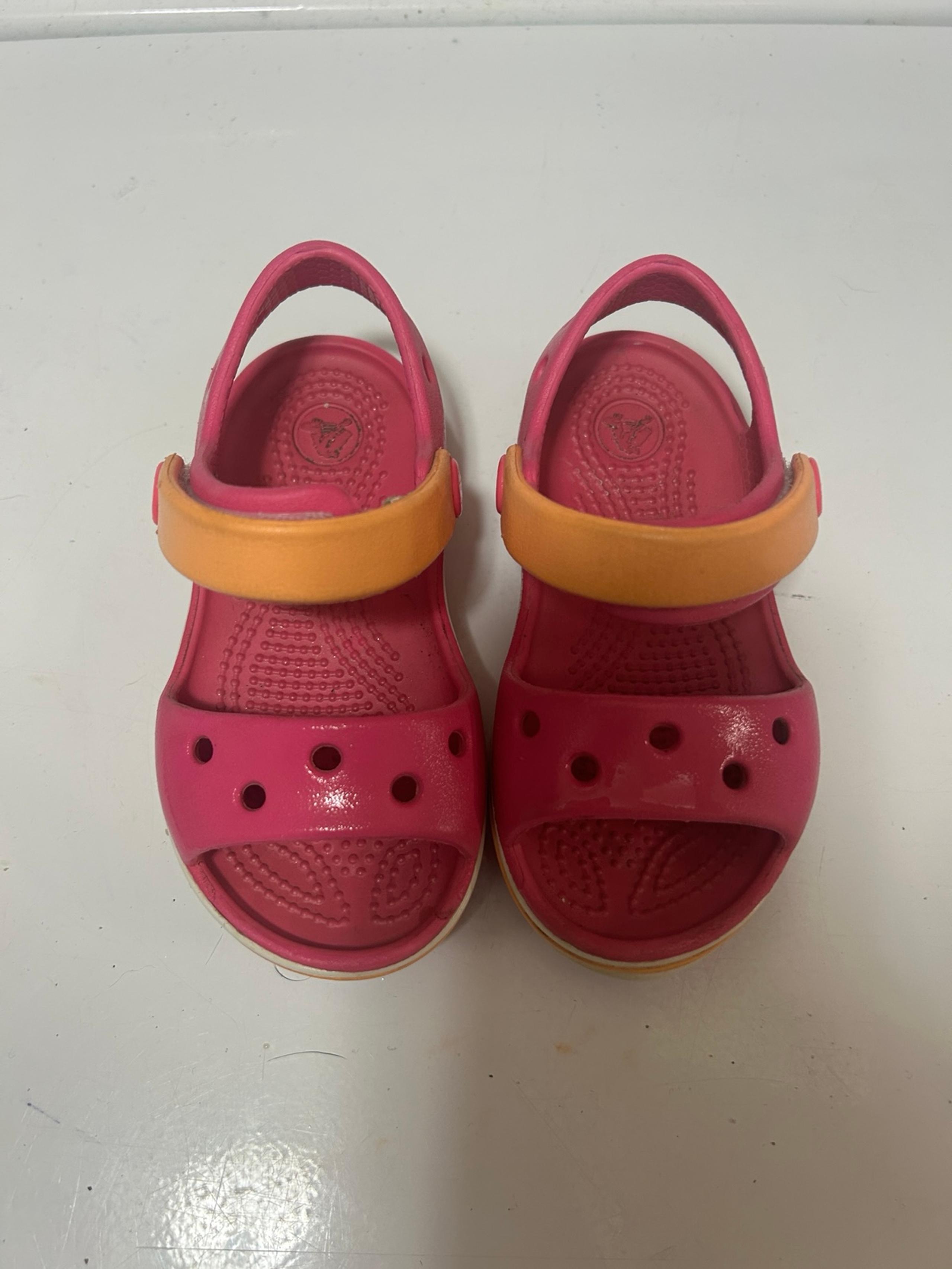 Crocs size 6