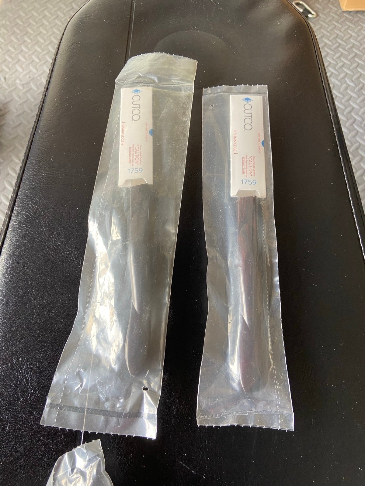 Brand new set of 2 table knives flatware by cutco 1759