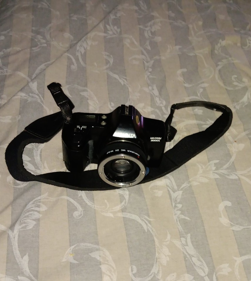 CameraMinolta Maxxum 3000i AF 35mm Film Camera W/Flash Minolta Maxxum 50mm F/1.7