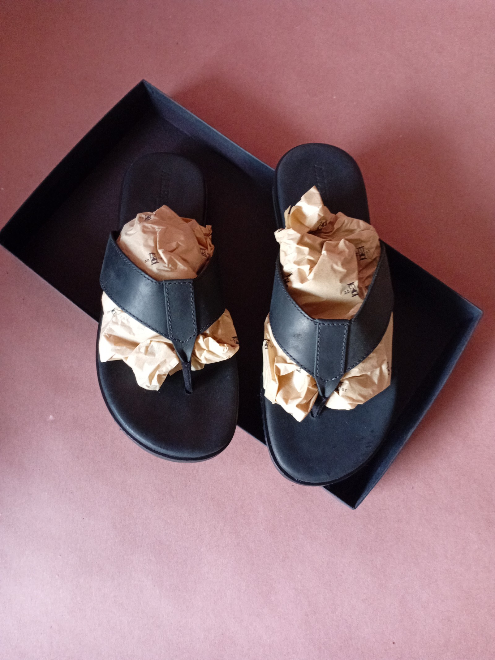 ALLEN EDMONDS Oscar Thong Black Leather Sandals, Sz 10