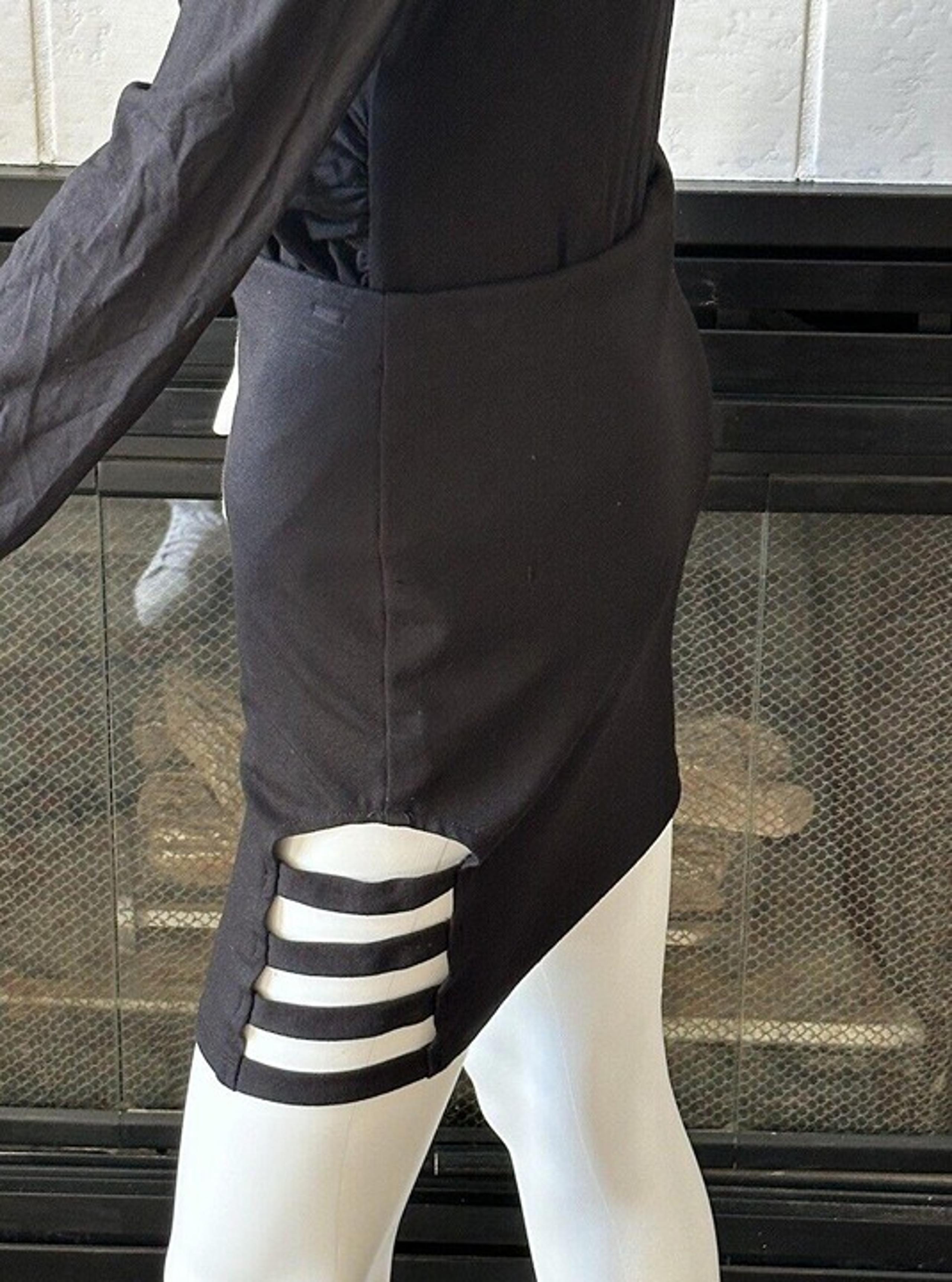 wet seal mini skirt With Side Slits Size Large In Black  16 Inches Length