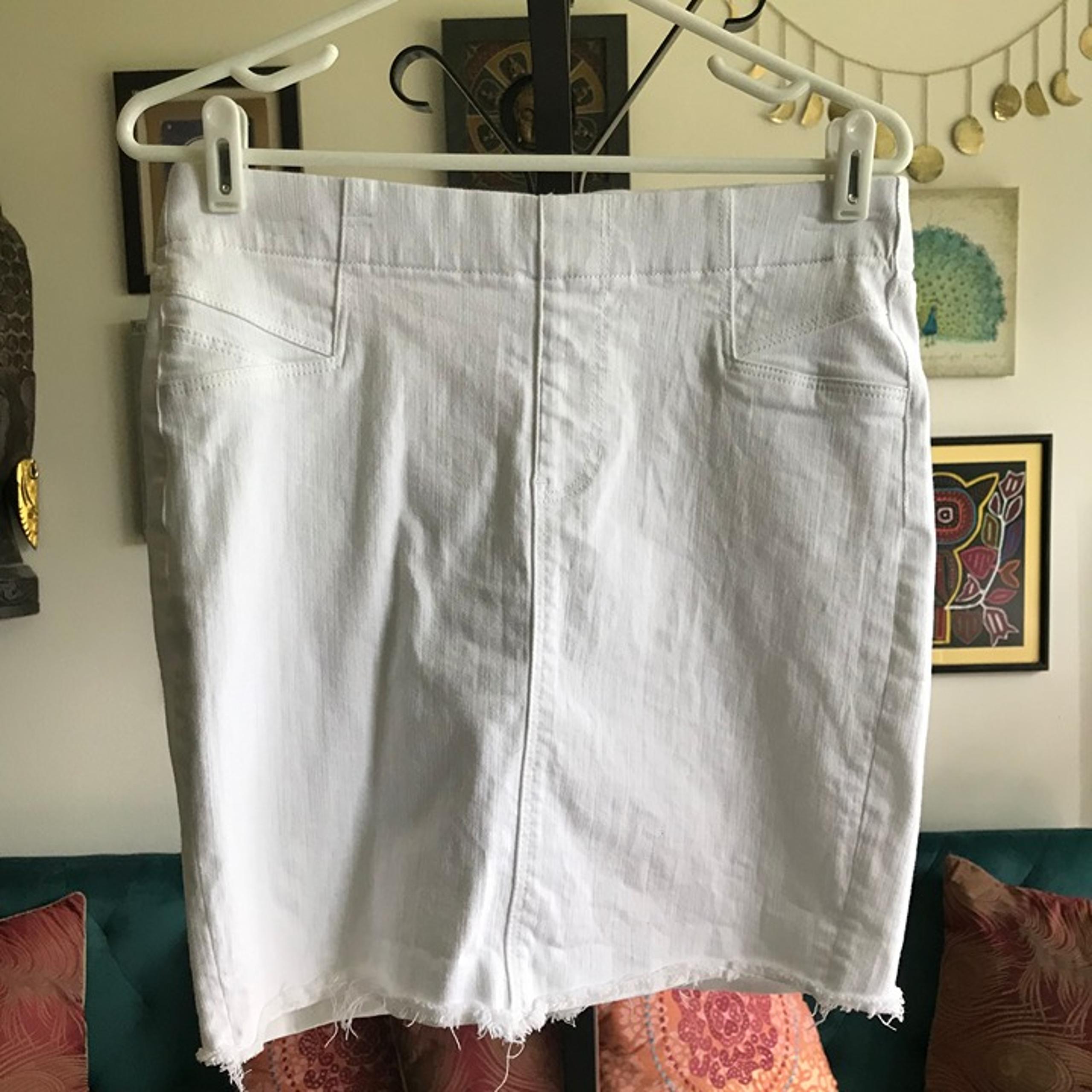 LIVERPOOL size 6 / 26 Bright White Stretch Denim Pull-On Mini Skirt