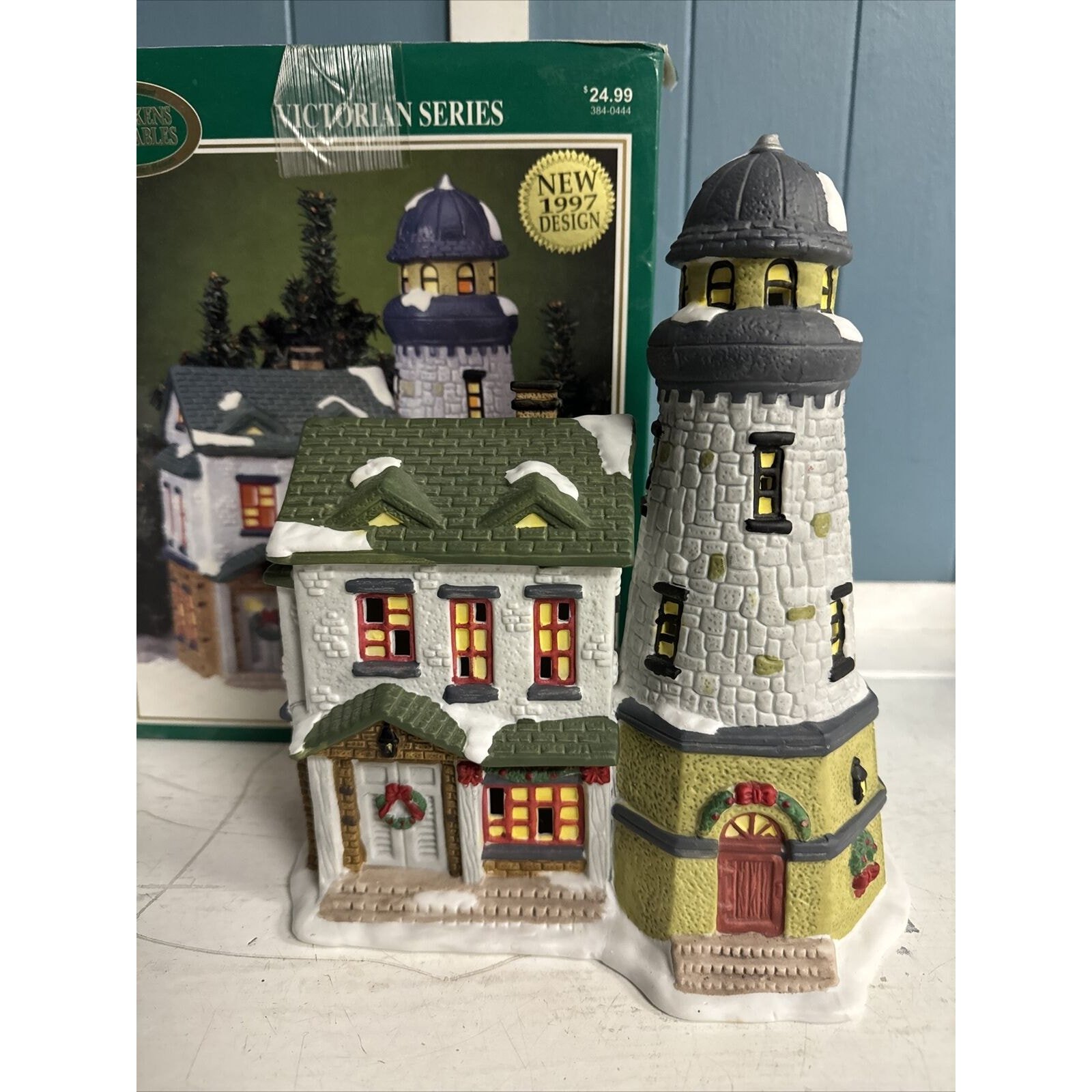 Dickens Collectables 1998 Towne Series Village Cottage 9.5” Lighthouse *read