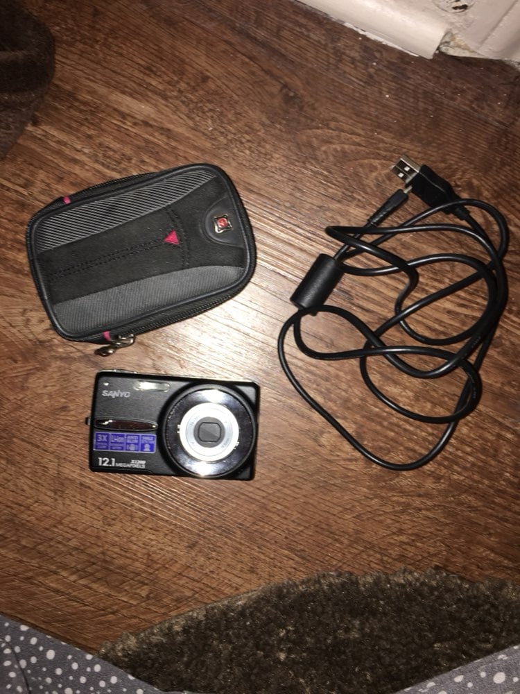 Sanyo Digital Camera Case And Charger Co