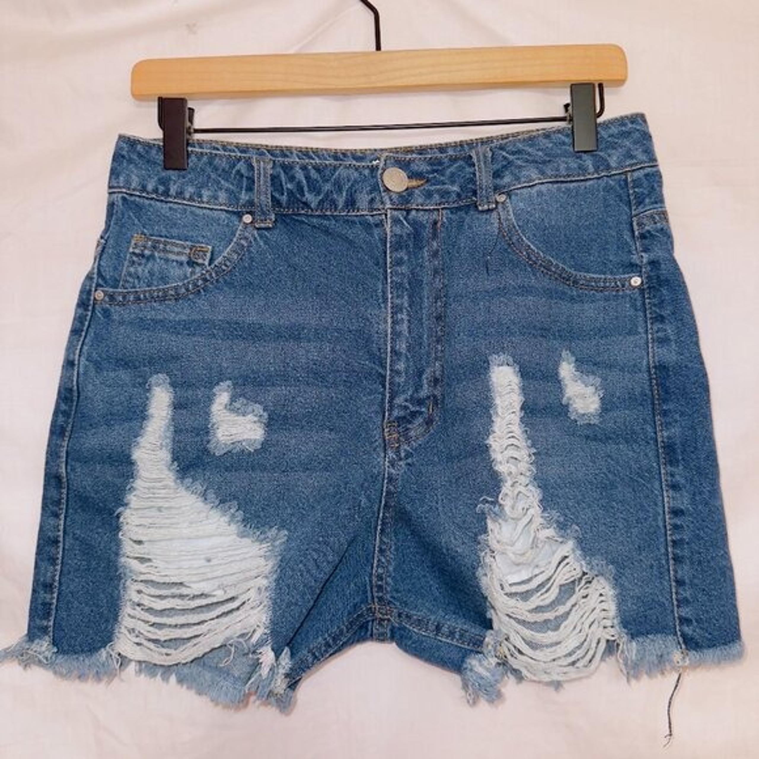 Refuge Denim Dark Wash High Waisted Distressed Mom Shorts size 7
