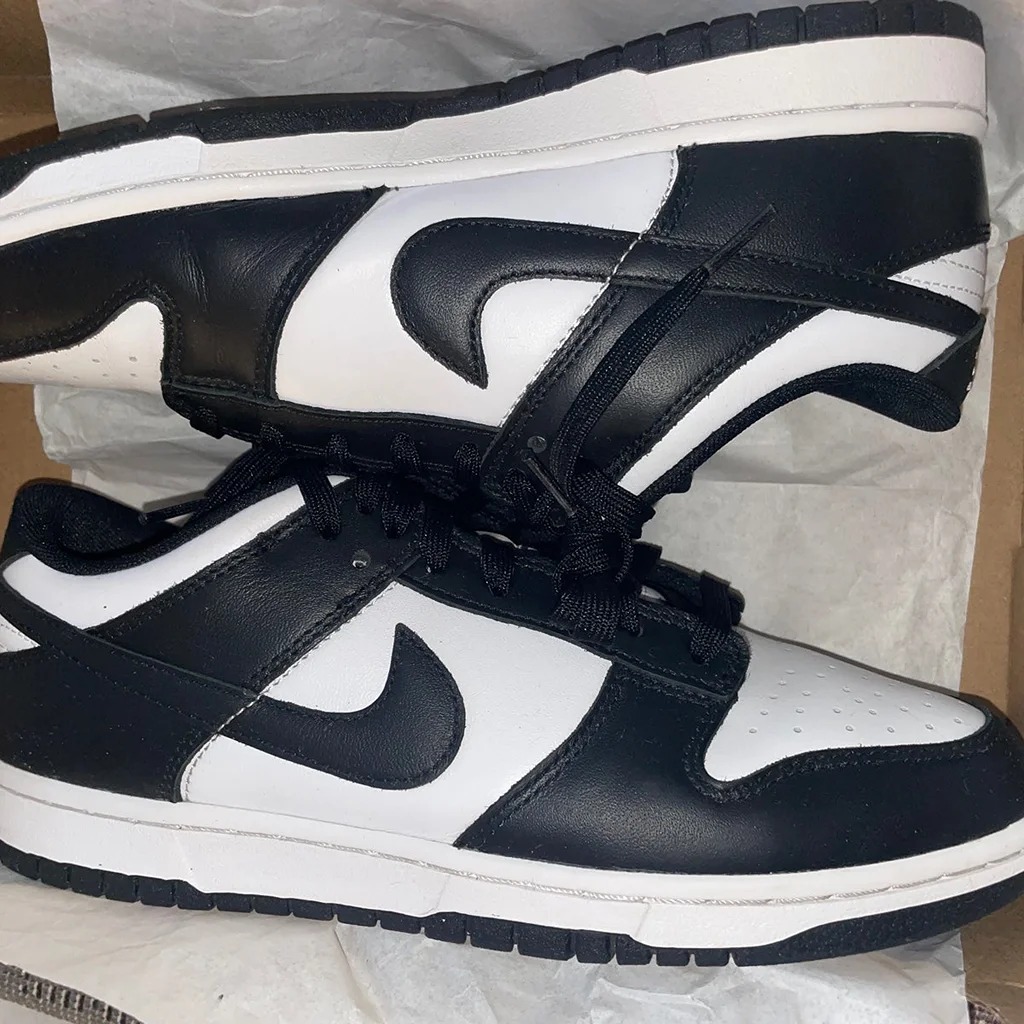 Nike panda dunk lows size 10 women or 8.5 men