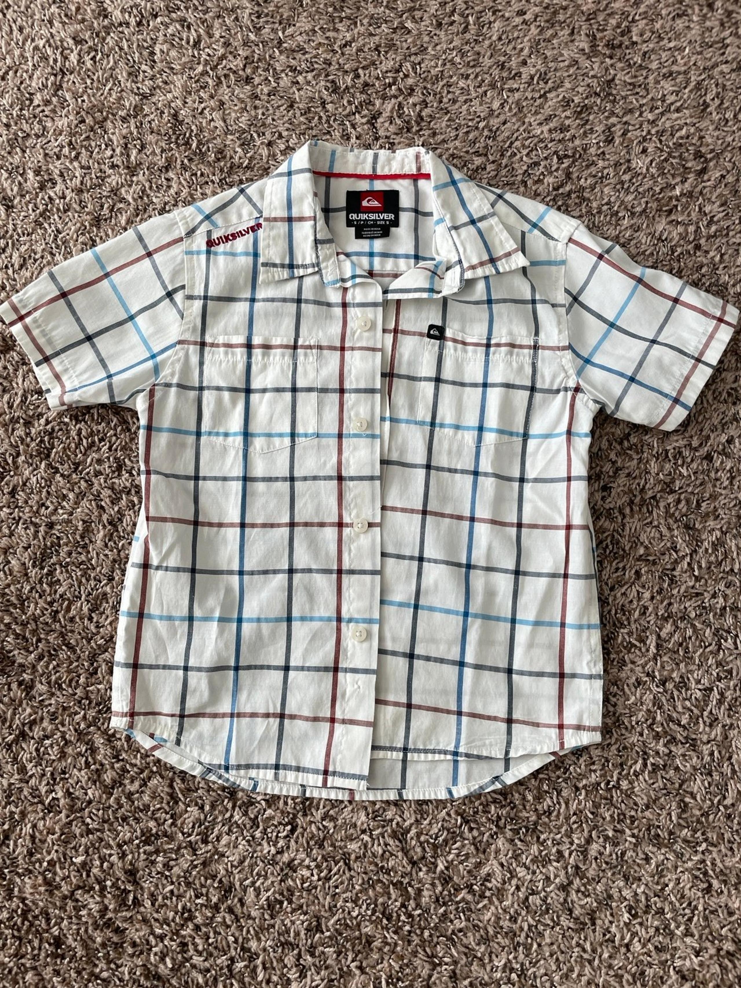 Quiksilver boys button down shirt (size 5)