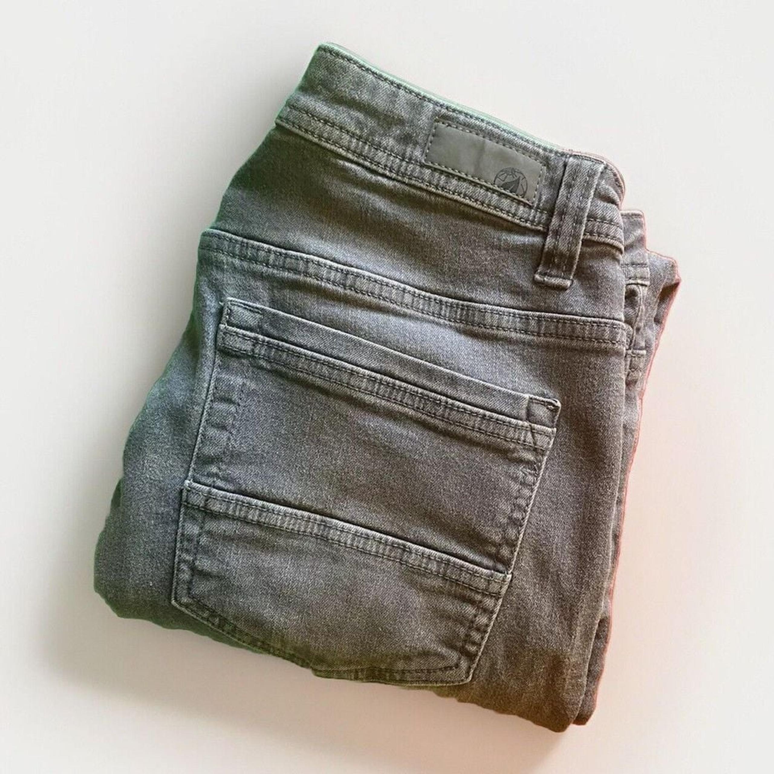 Free Planet Mens 30x32 Charcoal Gray Denim Straight Leg Jeans