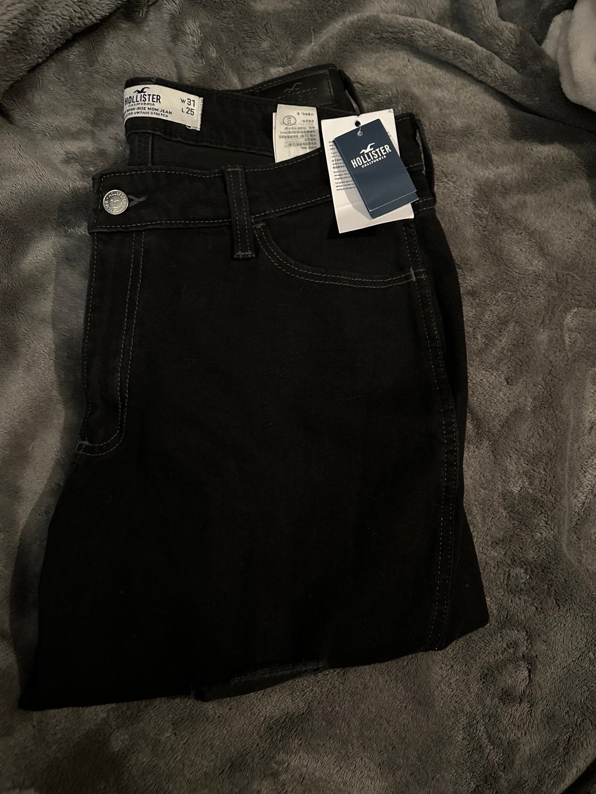 Hollister Curvy Distressed Mom Jean