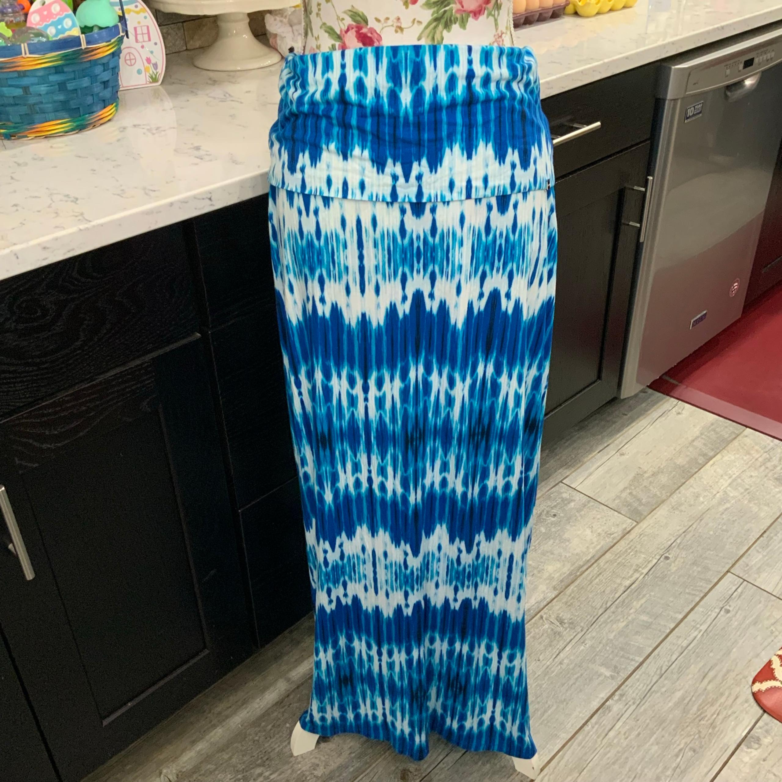 Calvin Klein Women’s Size Medium Maxi Skirt Stretch Blue White Soft Comfy Knit