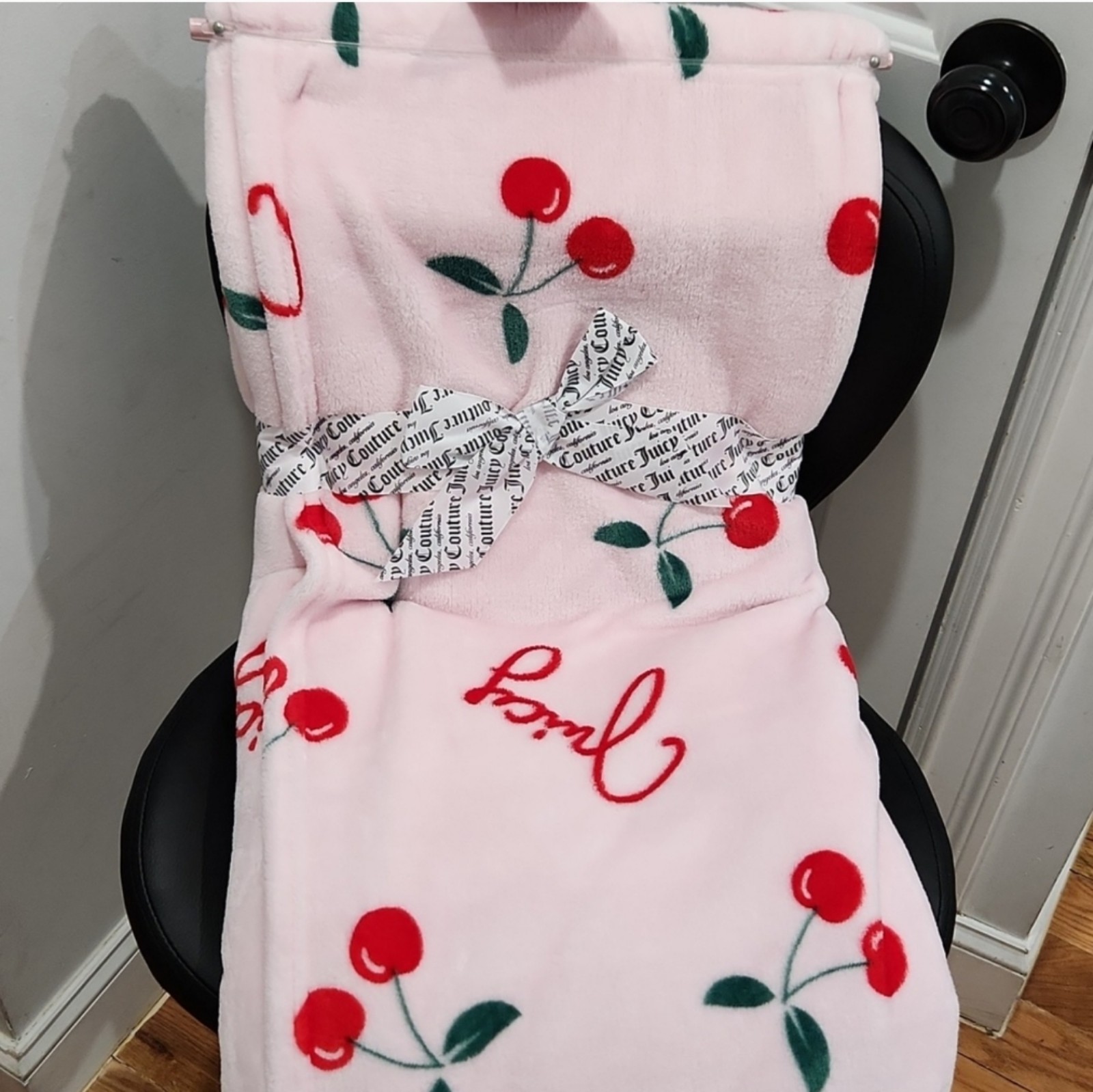 Juicy Couture cherry Blanket 60 x 70 .