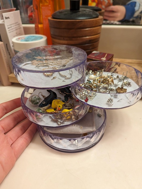 Women, 5-Layer Rotating Travel Jewelry Tray Case with Lid for Bracelet