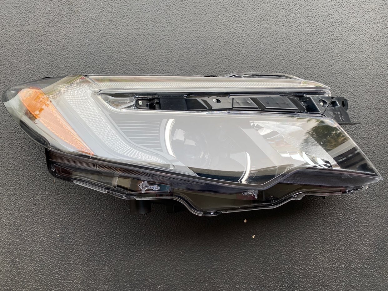 2016 Honda Pilot headlights