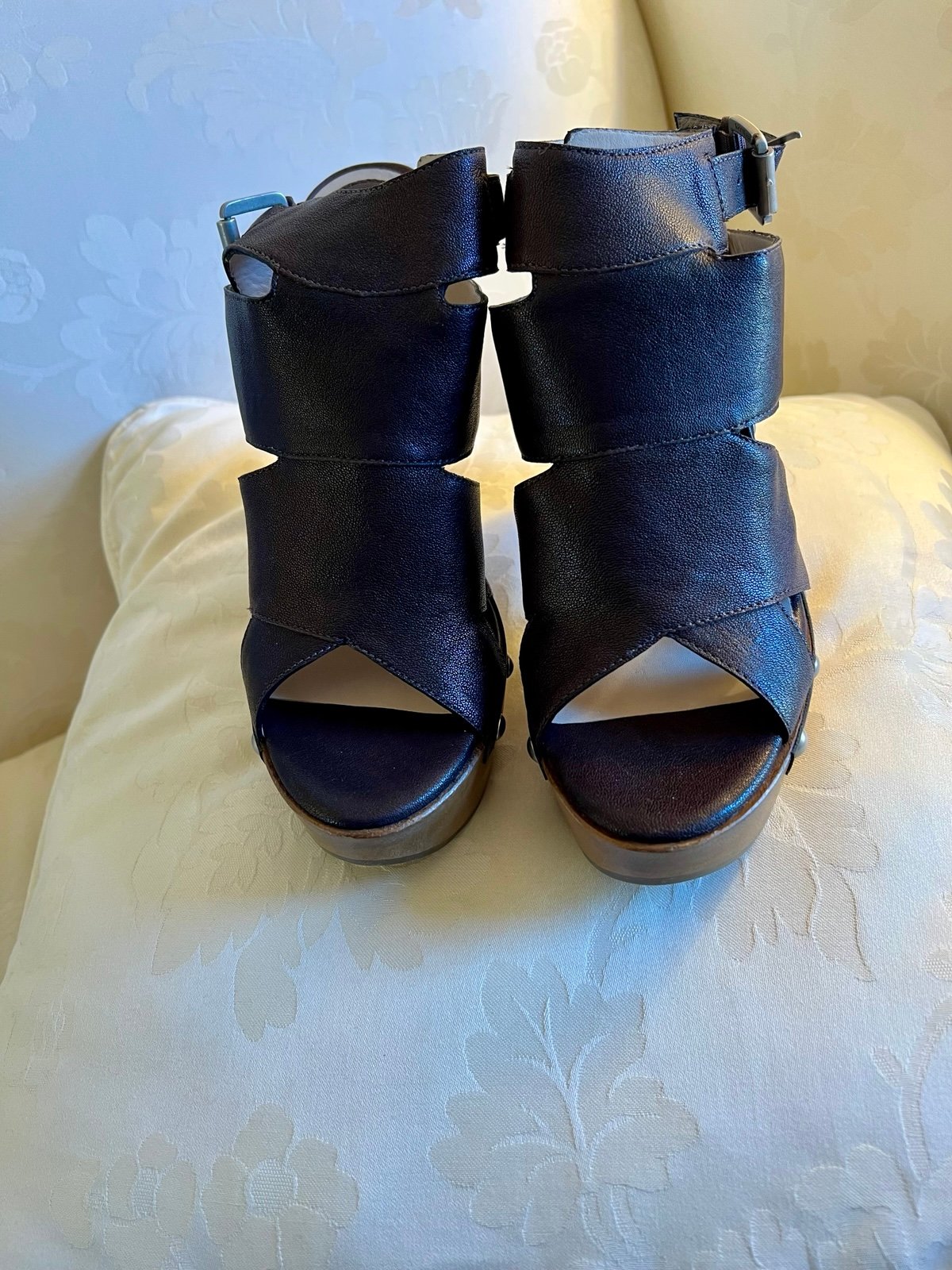 Vera Wang Lavender platform heels