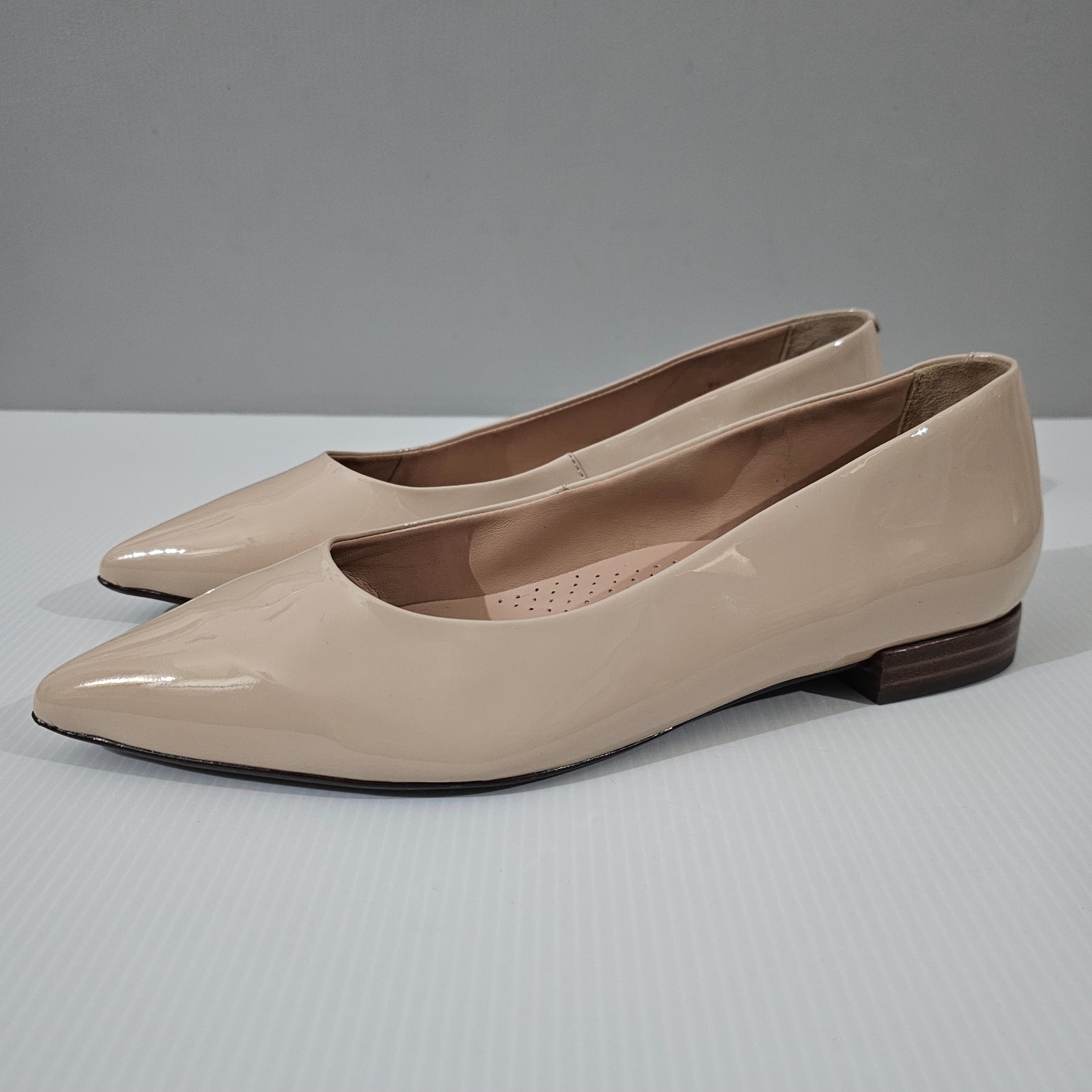 Marc Joseph New York Bianca Pump Pointed Toe Beige Napa Leather Size 9.5
