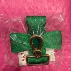 Harveys Lucky Day Clover Bow Keychain