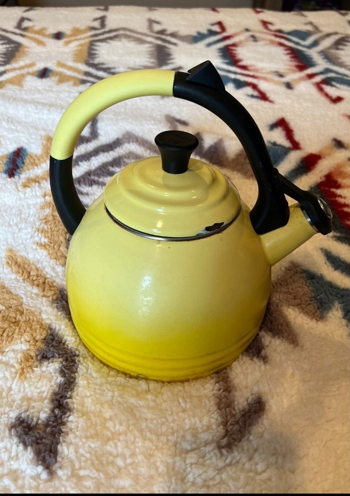 Le Creuset whistling Tea Pot