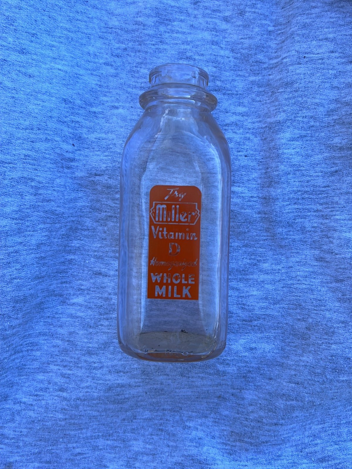 Miller Dairy Milk Jug, 1 pint, 14 count