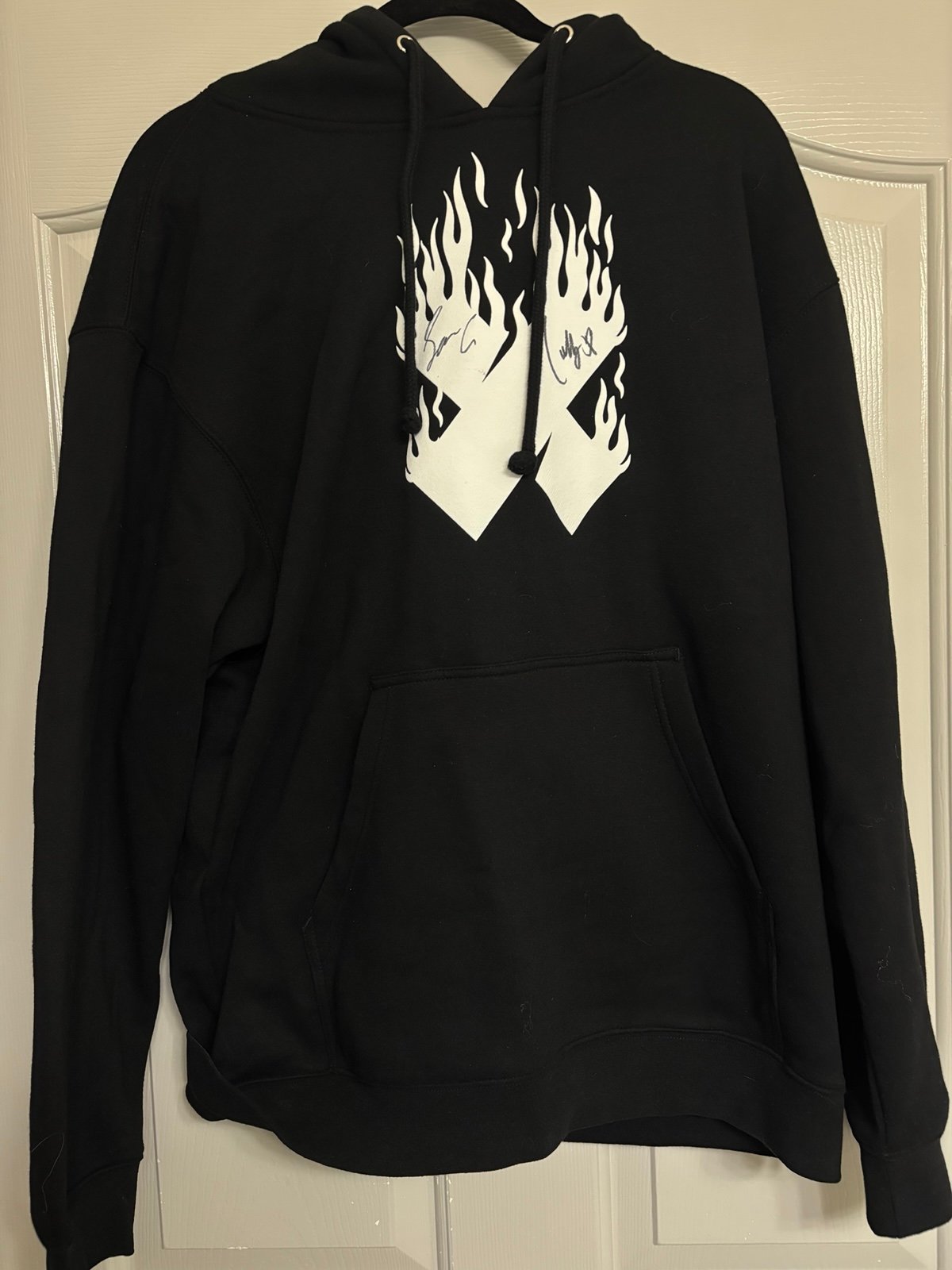 Hoodie signed Sam and Colby hoodie