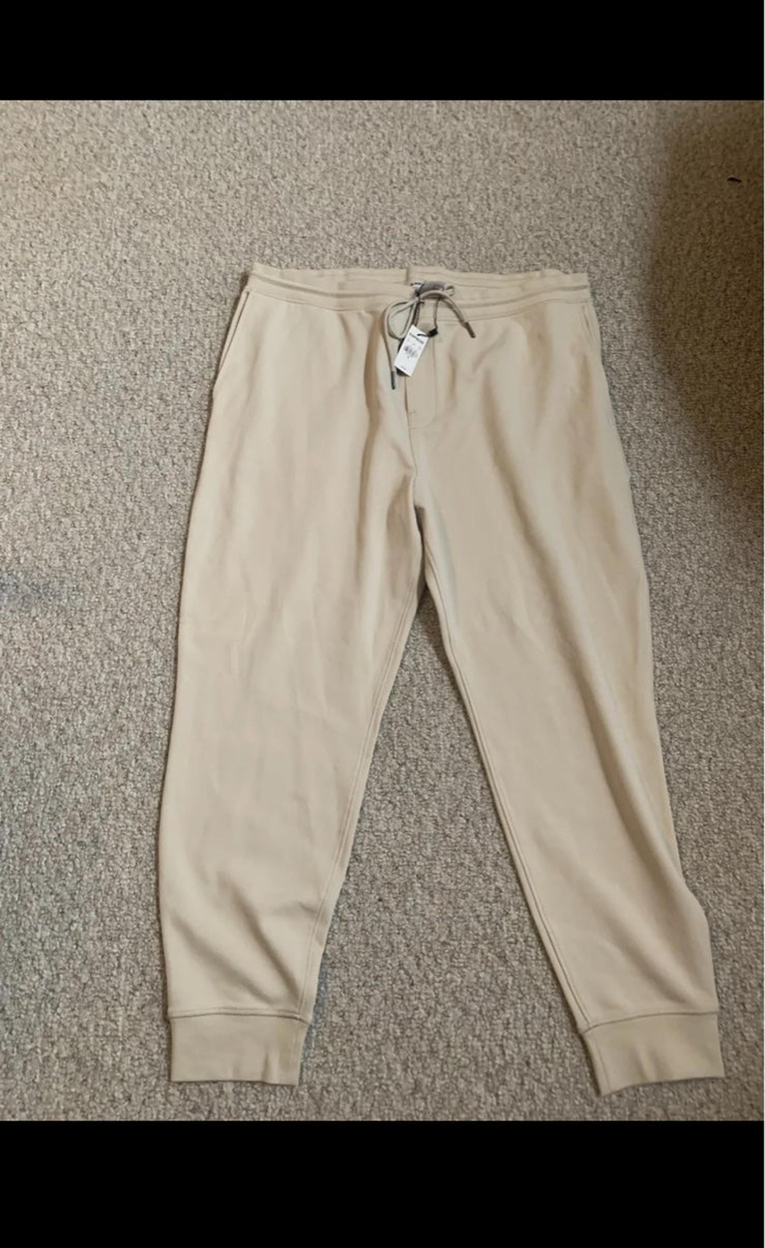 Express Men’s joggers sweatpants cream xl extra large biege MSRP 85.00
