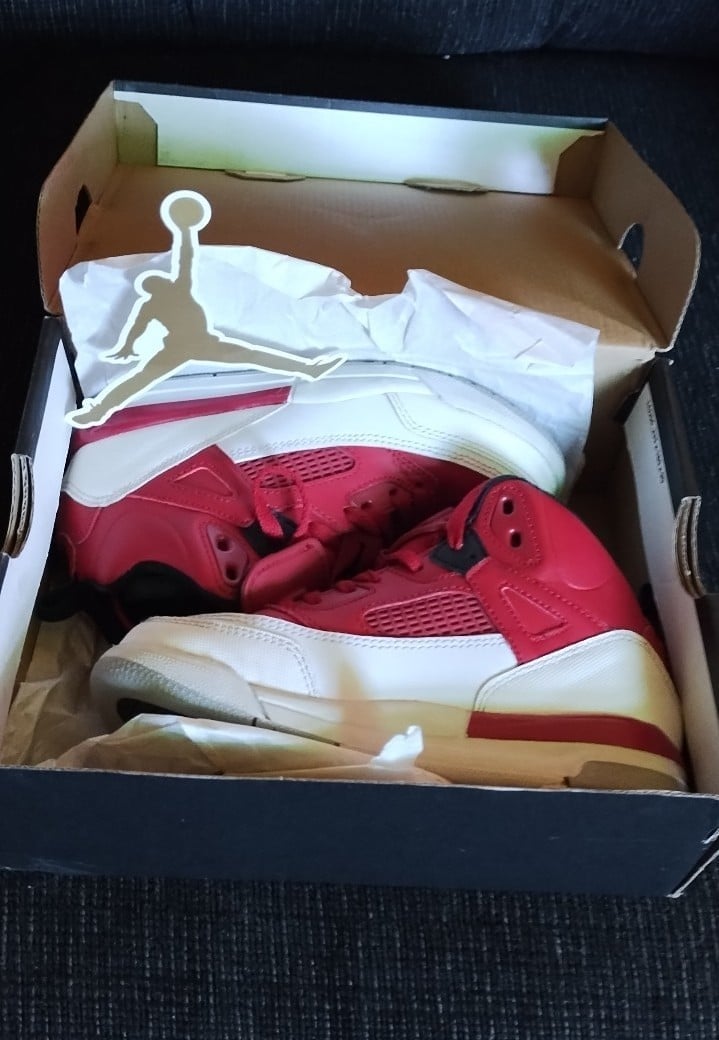 Jordan spike lees kids size 12.5c red and white from 2017