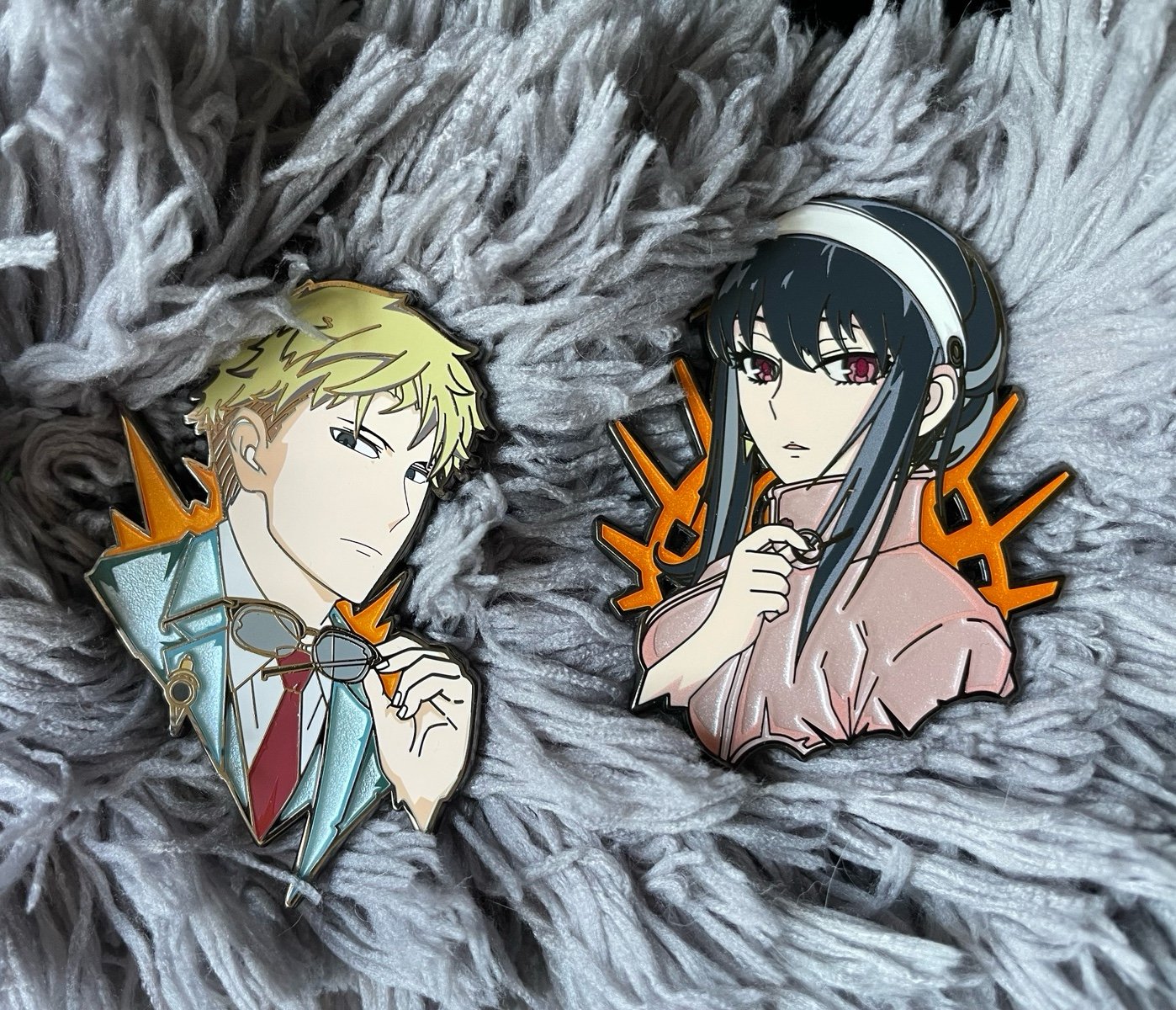 Loid and yor casual pins LE25
