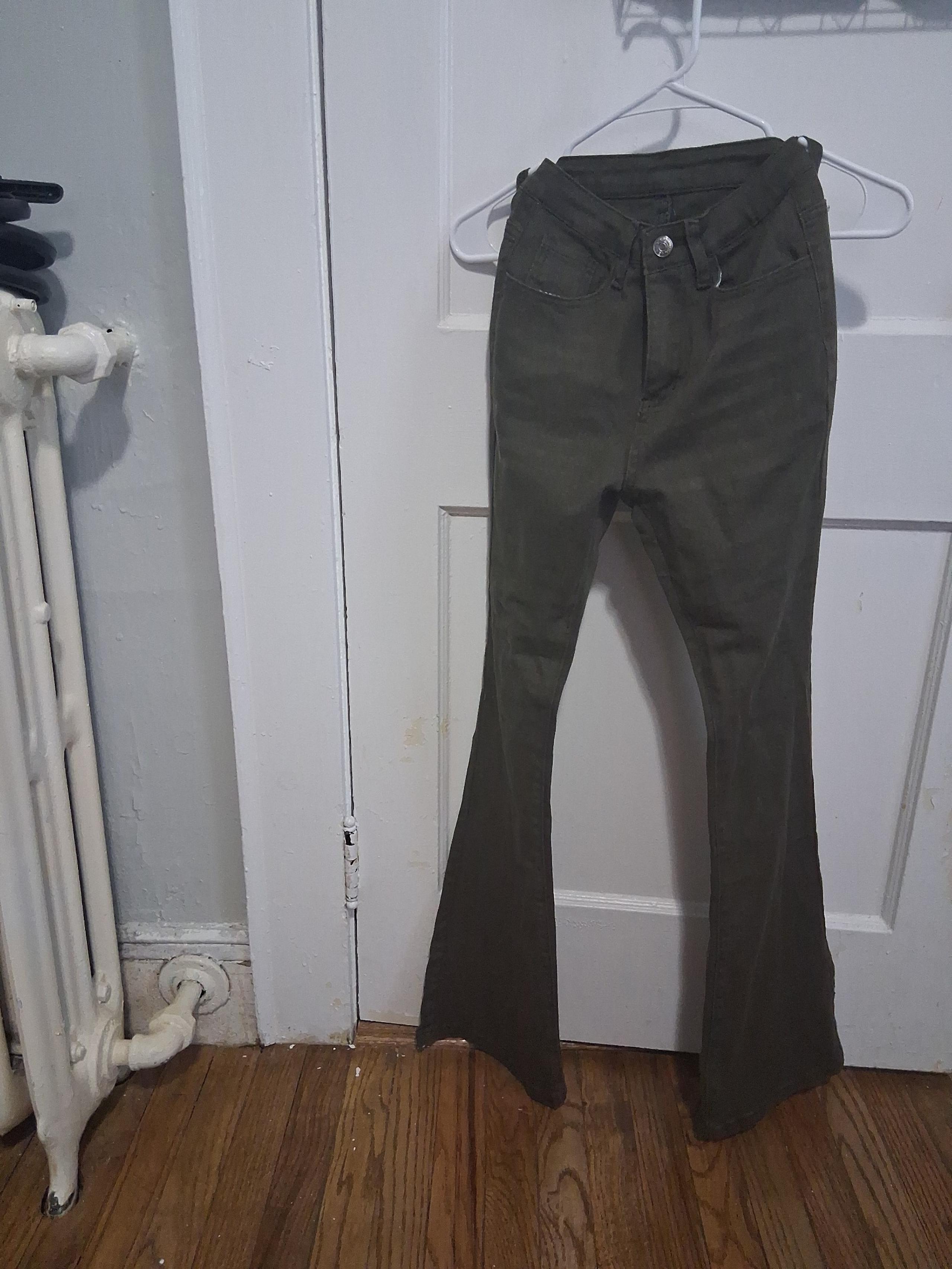Shein womens olive green flare leg Jeans. Never worn. Size 2.