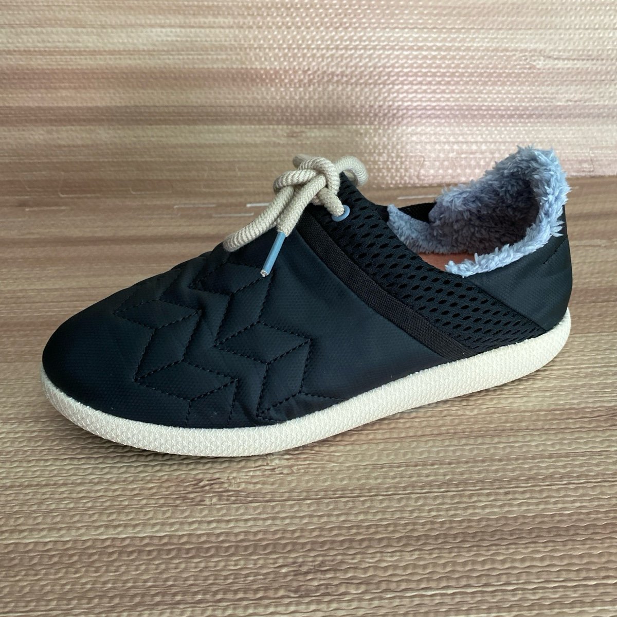 Olukai Women’s Mahiki Faux Shearling Lined Slip-On Shoe Size 9