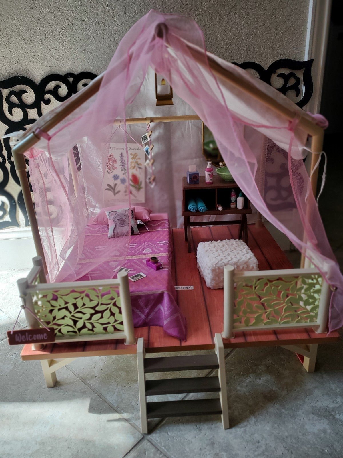 American girl Kira Bailey tent